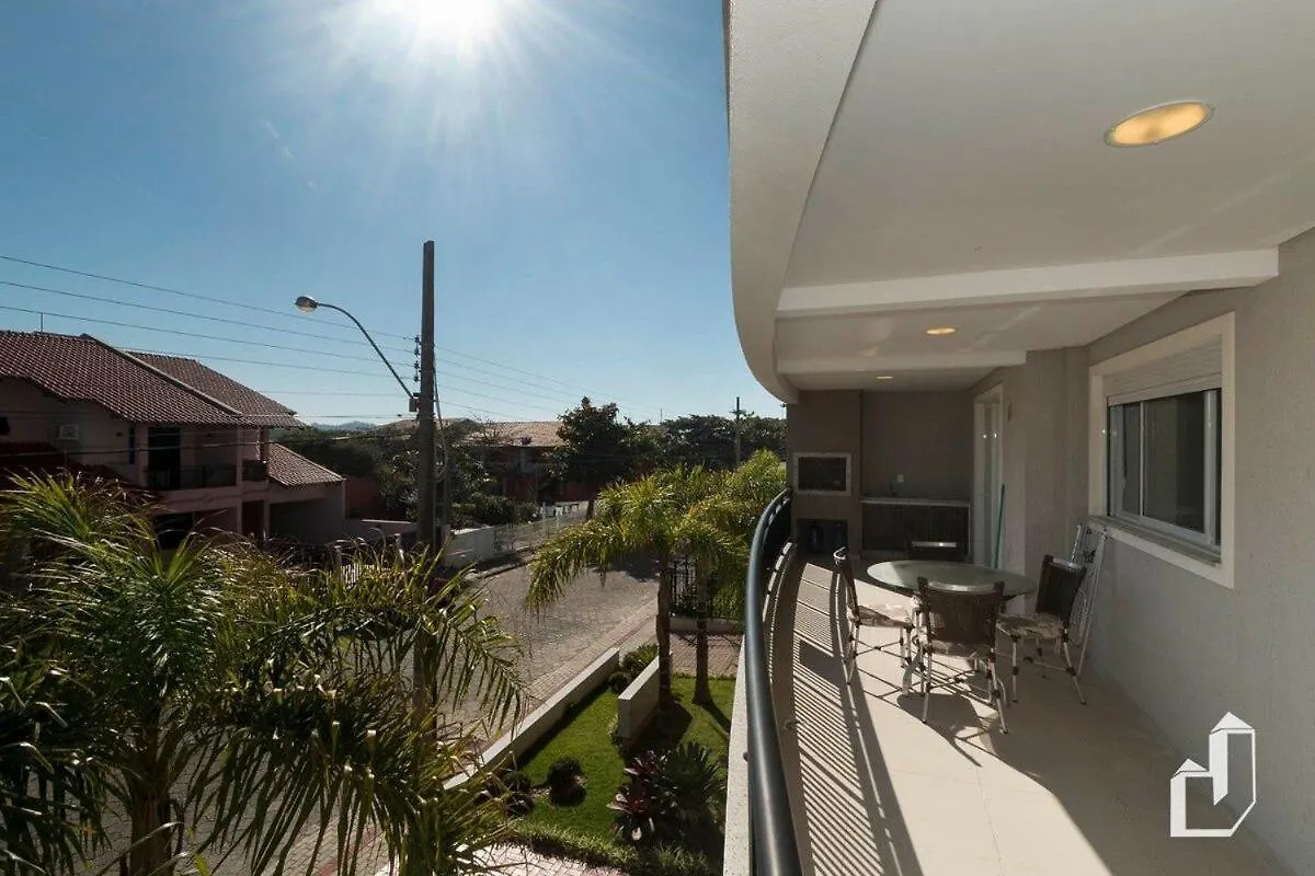 Apartamento Com 03 Dormitorios Meia Quadra Do Mar Bombinhas Brazil