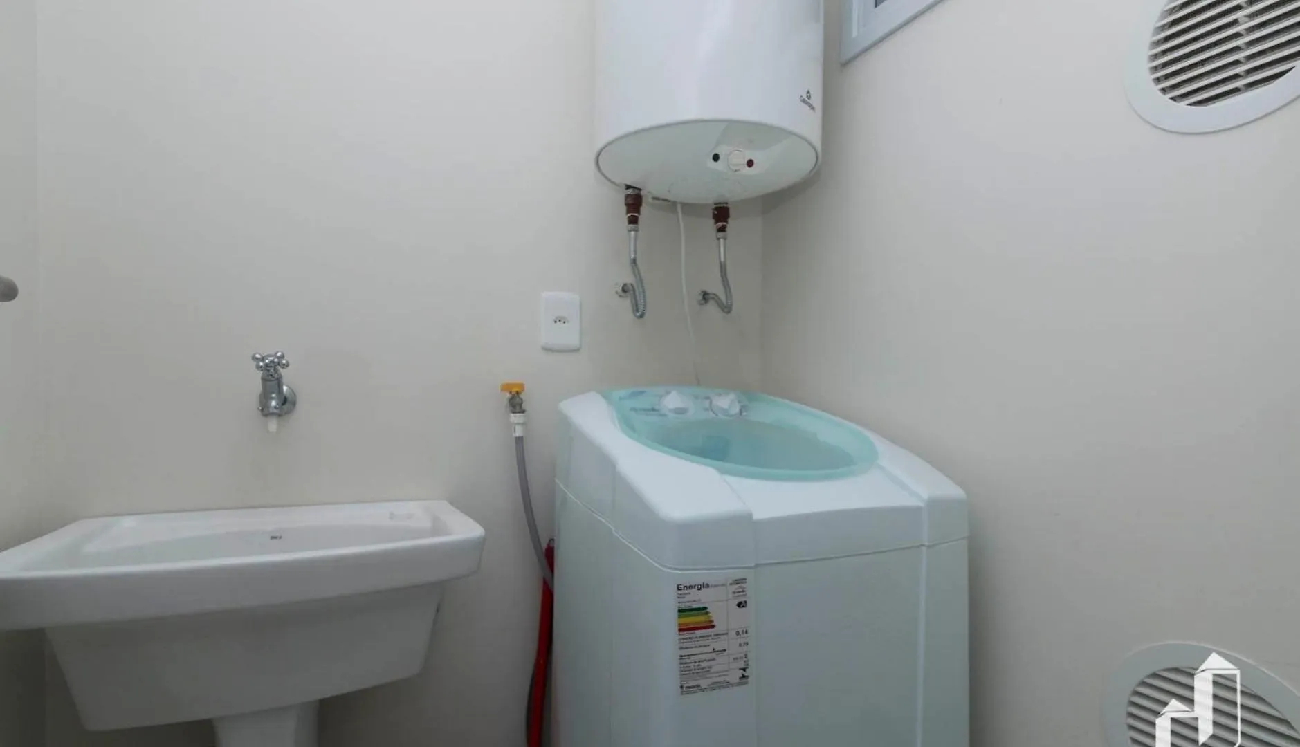 Apartamento Com 03 Dormitorios Meia Quadra Do Mar Bombinhas Brazil